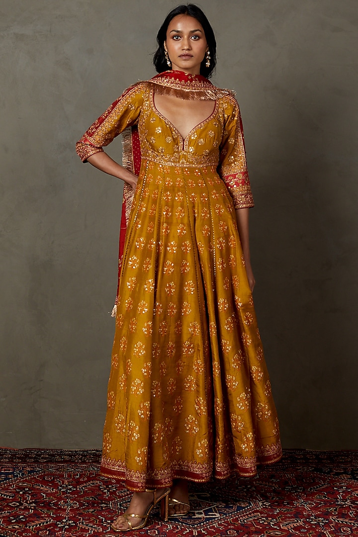 Olive Silk Flat Dupion Printed & Hand Embroidered Kurta Set by Ri Ritu Kumar at Pernia's Pop Up Shop