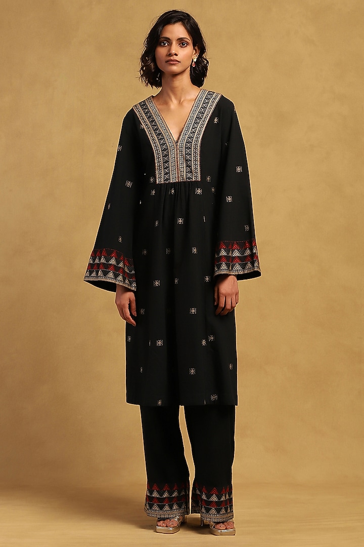 Black Cotton Jacquard Yarn Dyed Kurta Set by Ritu Kumar at Pernia's Pop Up Shop