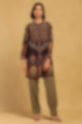 Black Cotton Voile Screen Printed Kurta by Ritu Kumar at Pernia's Pop Up Shop