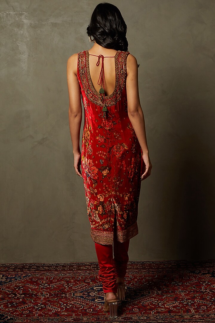 Red Silk Satin Embroidered Kurta Set by Ri Ritu Kumar at Pernia's Pop Up Shop