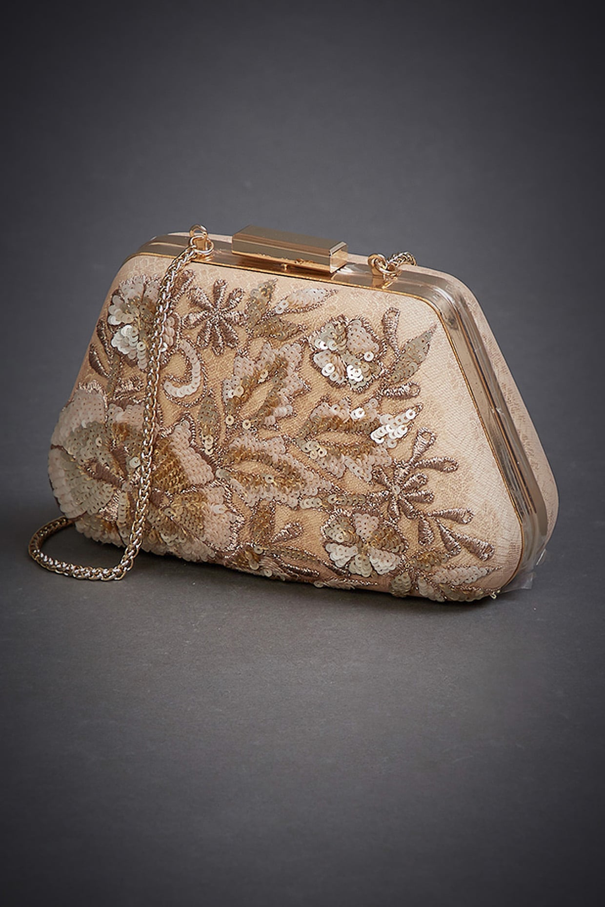 Ritu discount kumar clutch