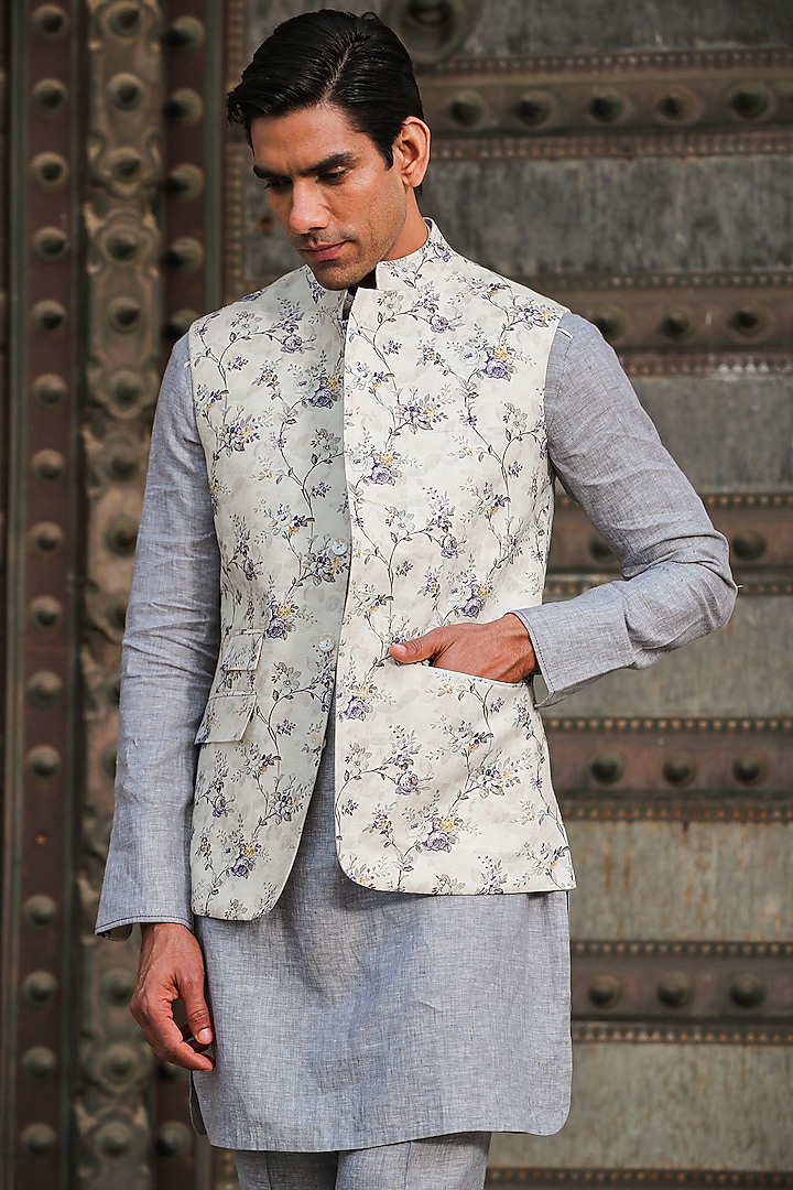 Cream Pure Linen Floral Reversible Bundi Jacket Set by Raw & Rustic by Niti Bothra Men at Pernia's Pop Up Shop