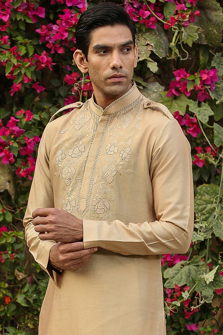 Beige Banarasi Chanderi Silk Embroidered Handwoven Kurta by Raw & Rustic by Niti Bothra Men at Pernia's Pop Up Shop