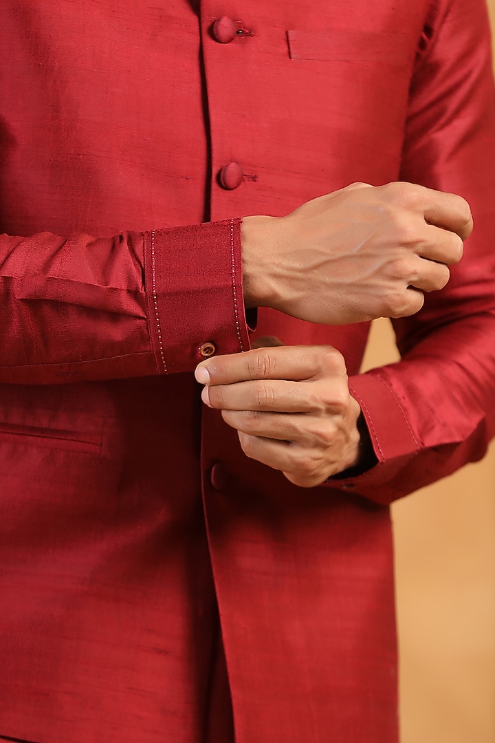 Red Raw Silk Threadwork Kurta by Raw & Rustic by Niti Bothra Men at Pernia's Pop Up Shop