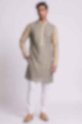 Ivory Banarasi Silk Chanderi Handcrafted Kurta by Raw & Rustic by Niti Bothra Men at Pernia's Pop Up Shop