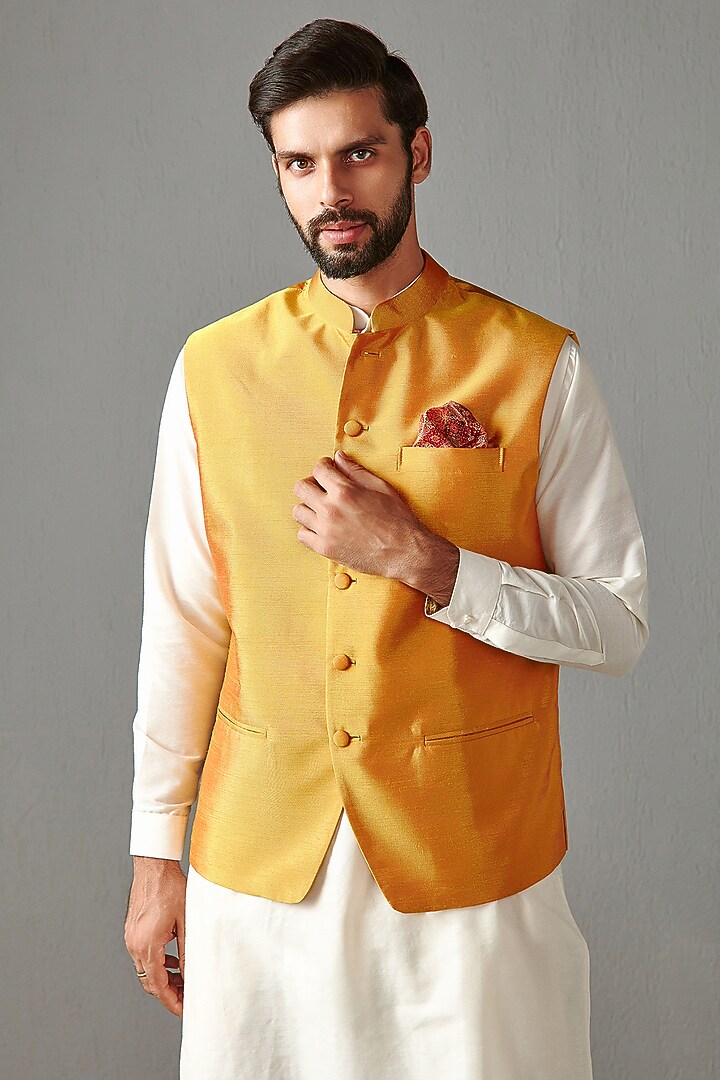 Yellow Silk Bundi Jacket With Kurta Set by Rabani & Rakha Men at Pernia's Pop Up Shop