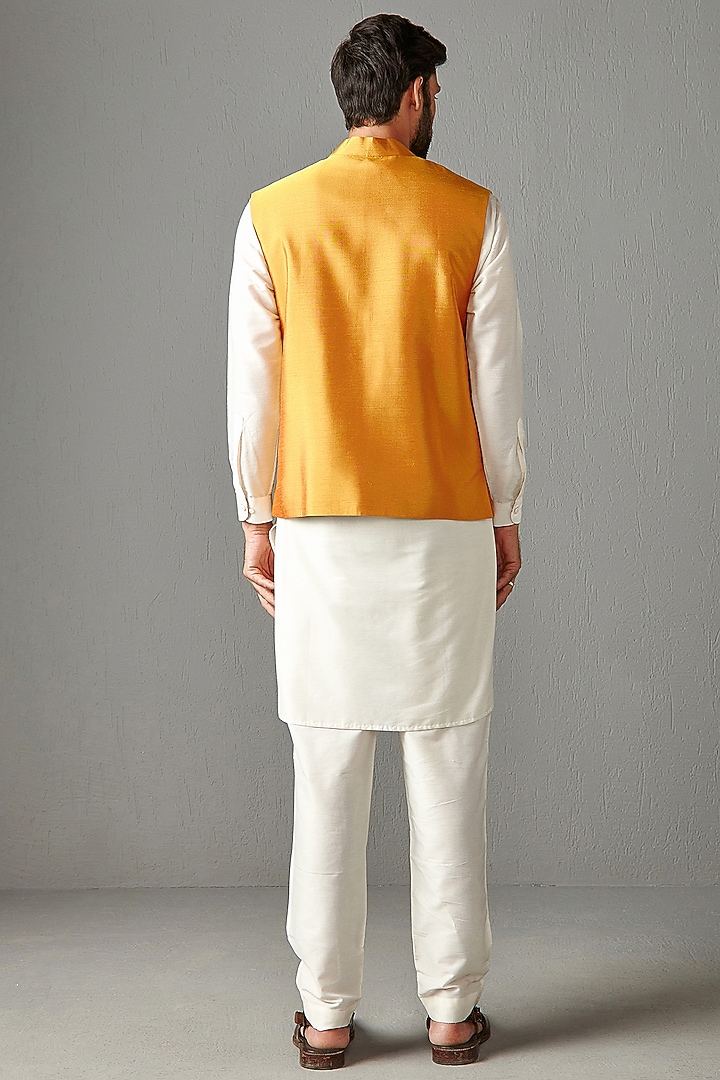 Yellow Silk Bundi Jacket With Kurta Set by Rabani & Rakha Men at Pernia's Pop Up Shop