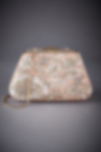 Peach Kunjara Embroidered Clutch by Ri Ritu Kumar at Pernia's Pop Up Shop