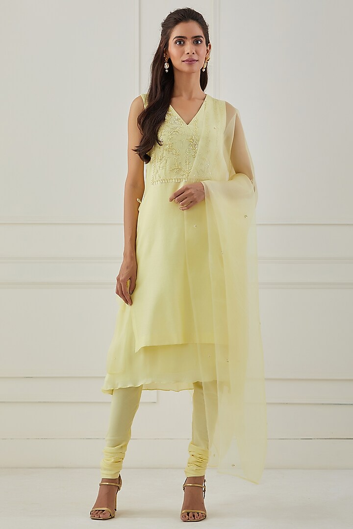 Lime Machine & Hand Embroidered Kurta Set by Rashi Jain at Pernia's Pop Up Shop