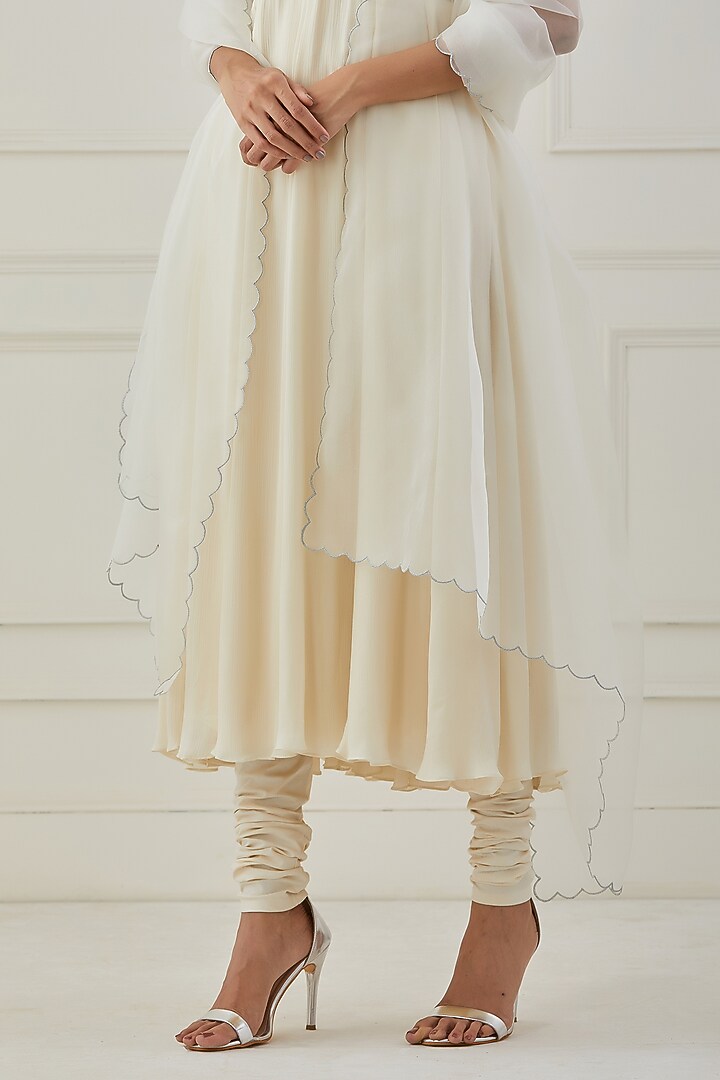 White Embroidered Wedding Anarkali Set by Rashi Jain at Pernia's Pop Up Shop