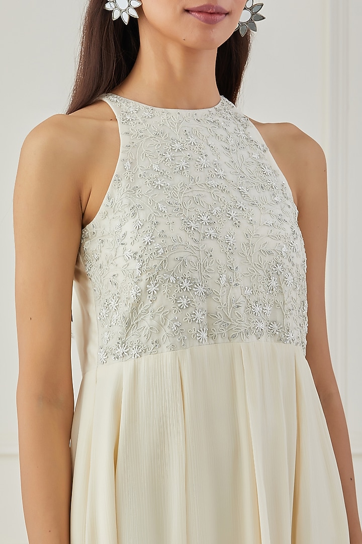 White Embroidered Wedding Anarkali Set by Rashi Jain at Pernia's Pop Up Shop
