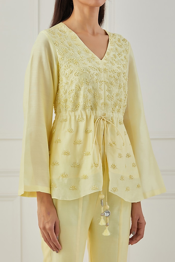 Lime Embroidered Kurta Set by Rashi Jain at Pernia's Pop Up Shop