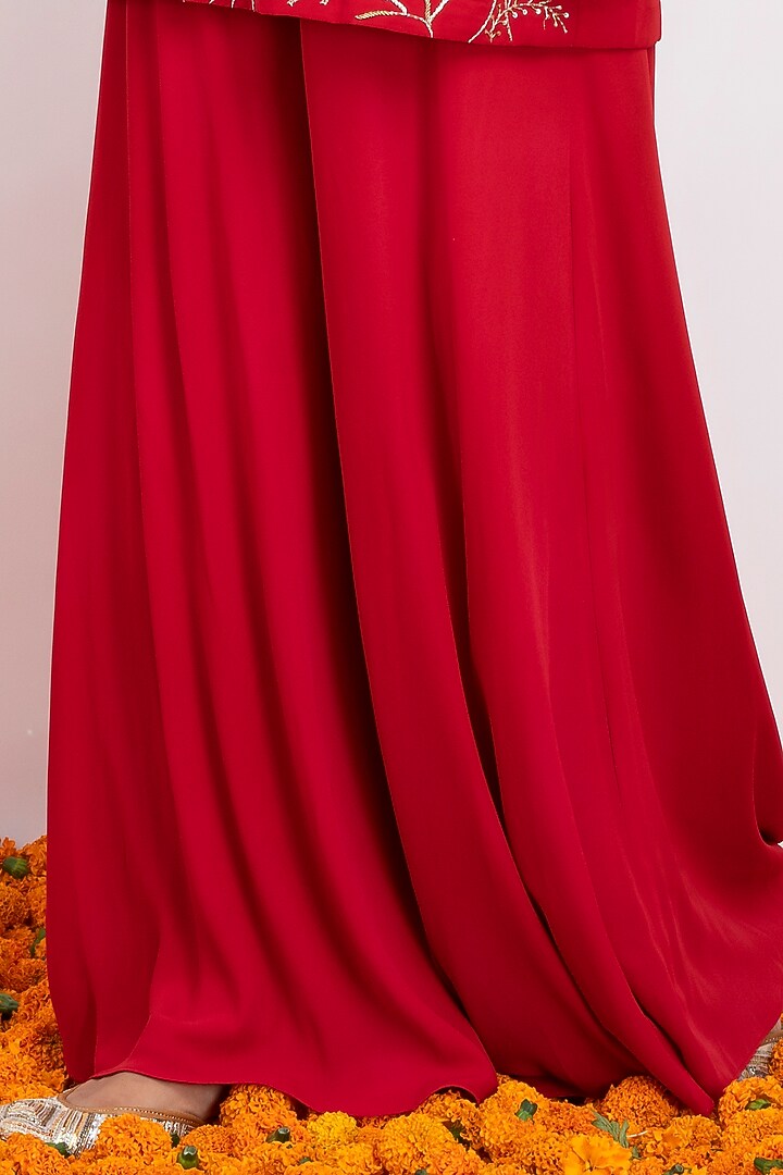 Red Hand & Machine Embroidered Kurta Set by Rashi Jain at Pernia's Pop Up Shop