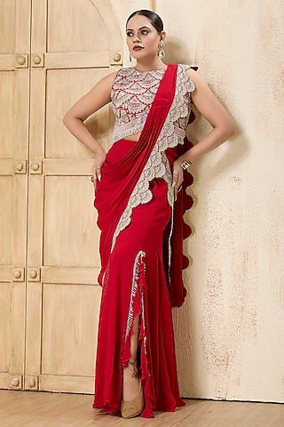 Red Georgette Embroidered Draped Saree Set by Rashi Kapoor