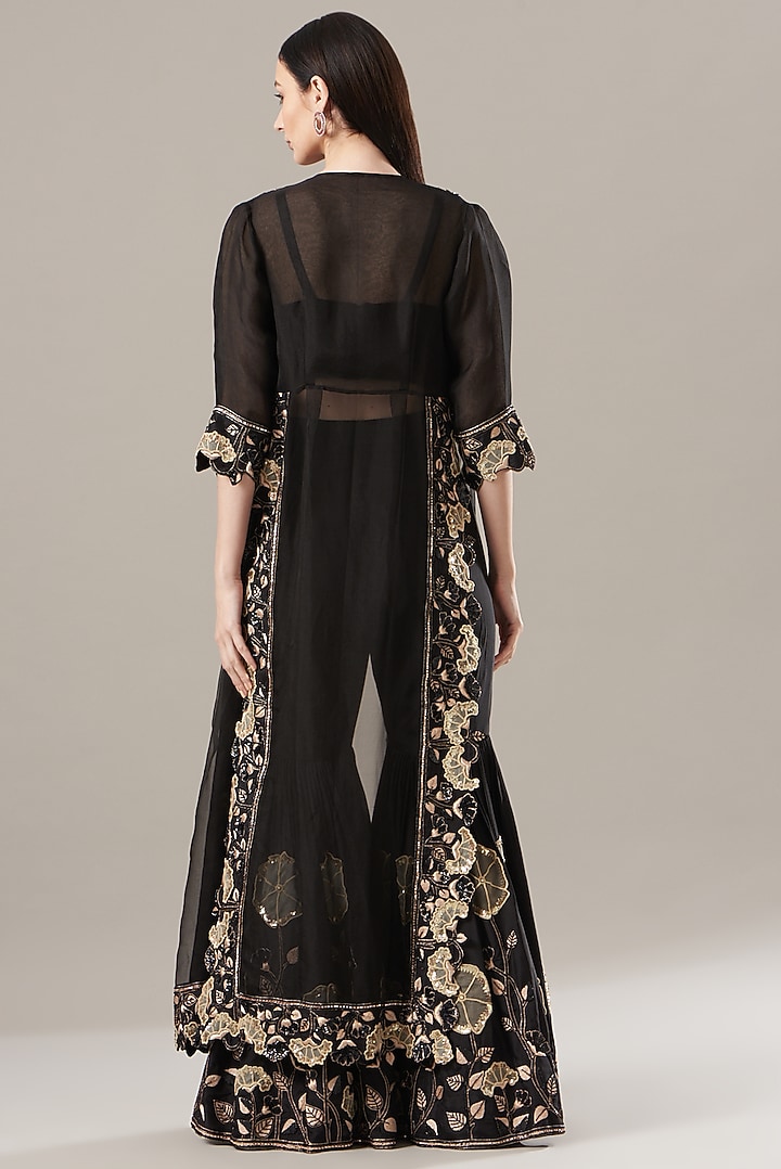 Black Embroidered Cape Set by Rashi Kapoor at Pernia's Pop Up Shop