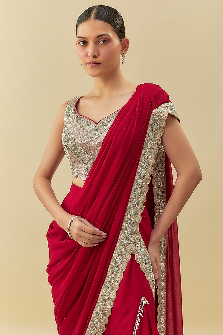 Red Georgette Hand Embroidered Skirt Reception Saree Set by Rashi Kapoor at Pernia's Pop Up Shop