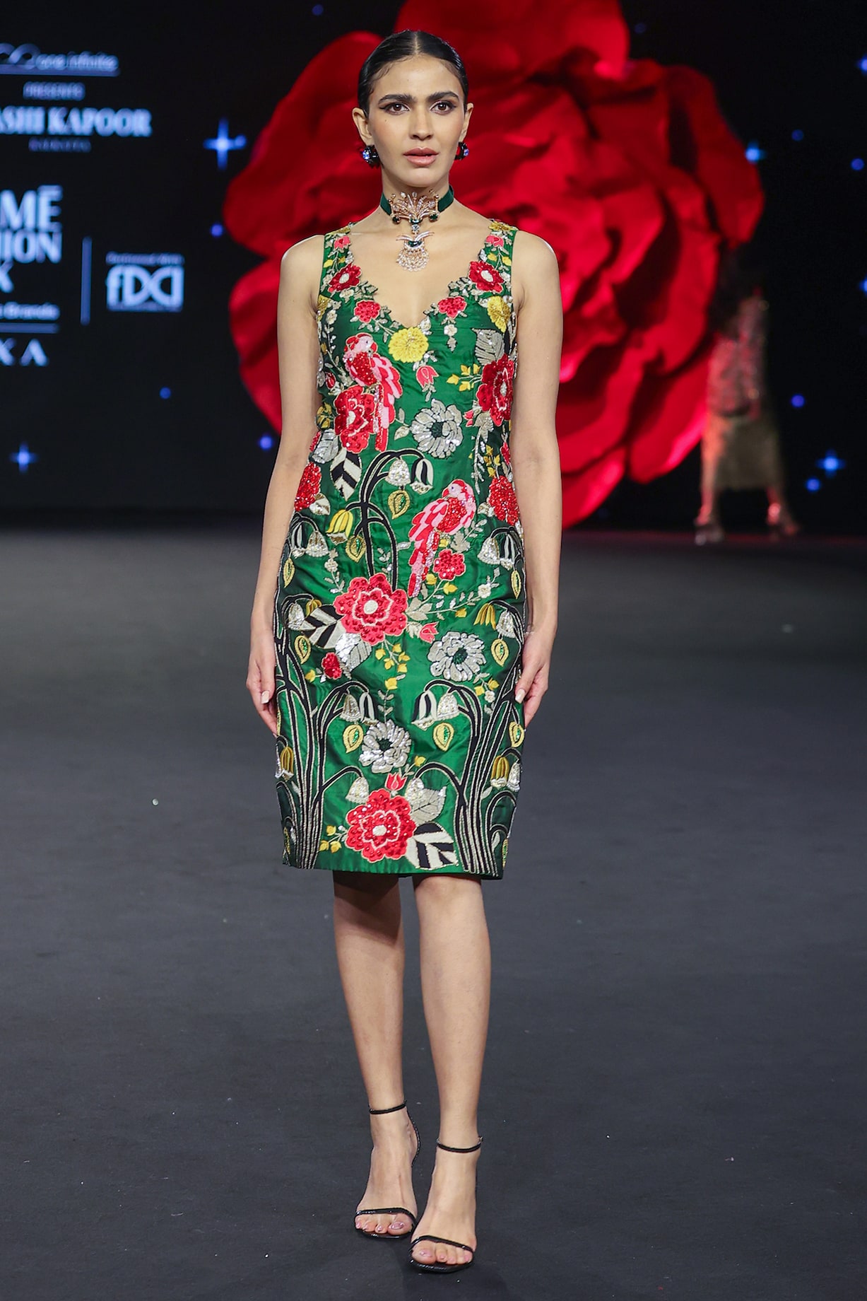 green emerald velvet dress 3PC READY TO WEAR RAW SILK DRESS BY GUL WARUN GRS13 – The Zaibai main image 1