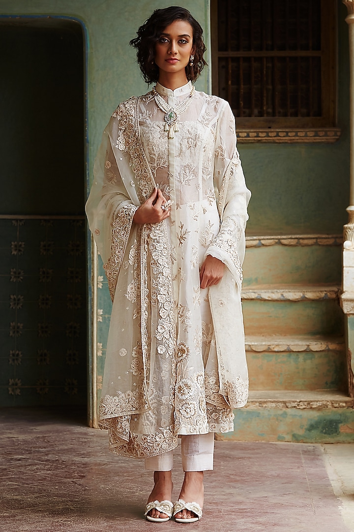 Ivory & Gold Silk Organza Hand Embroidered Kurta Set by Rahul Mishra at Pernia's Pop Up Shop