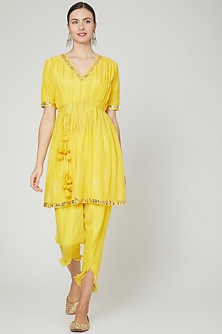 Yellow Embroidered Kurta With Pants by Ria Shah Label