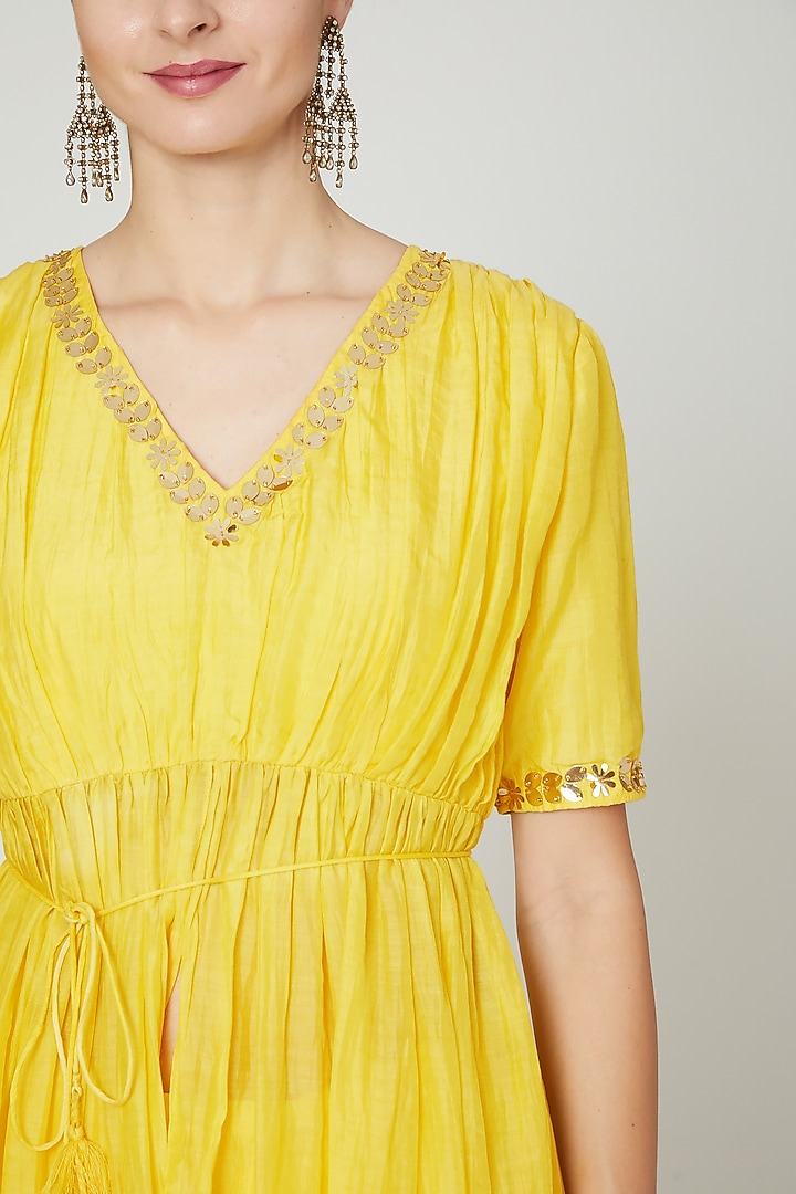Yellow Embroidered Kurta With Pants by Ria Shah Label at Pernia's Pop Up Shop