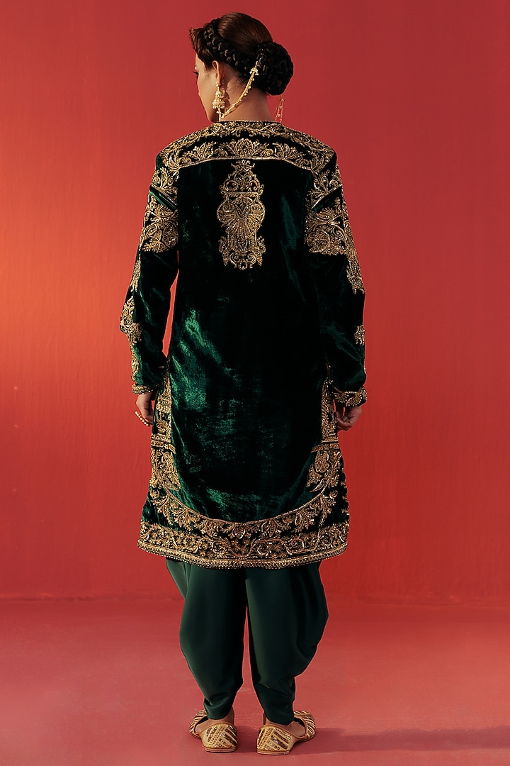 Green Velvet Hand Embroidered Kurta Set by Rasasvada at Pernia's Pop Up Shop