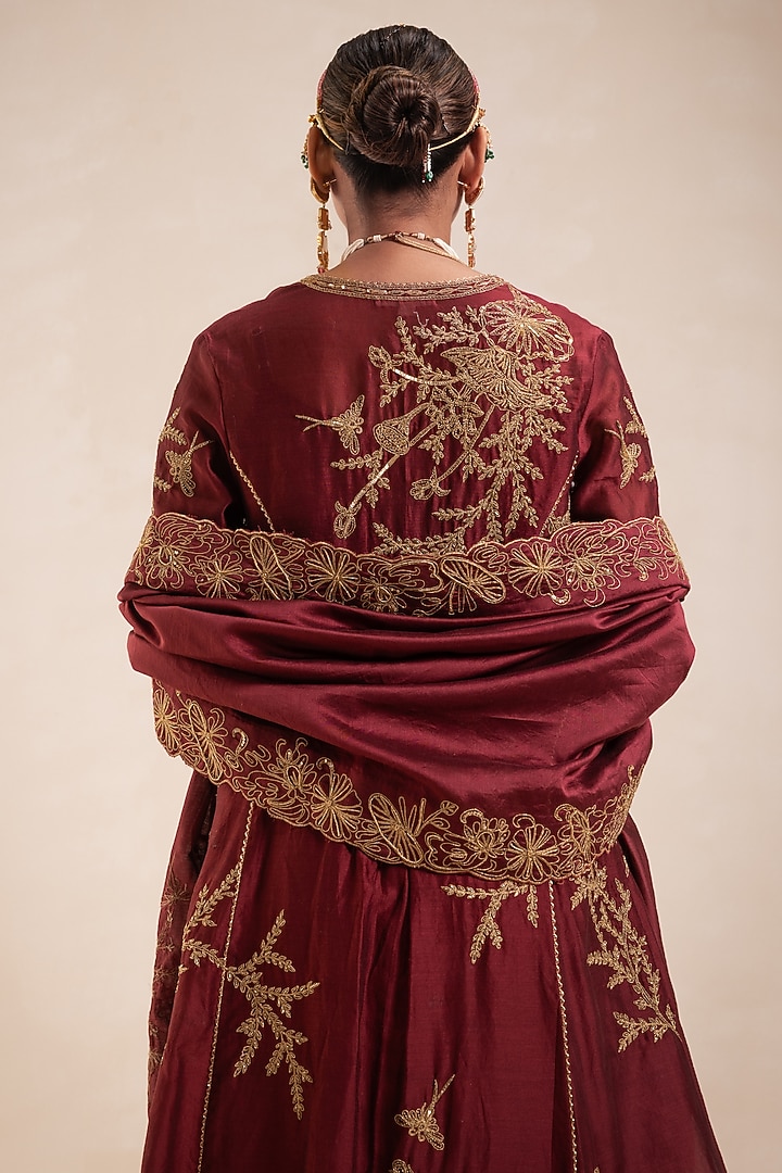Maroon Chanderi Dori & Gold Hand Embroidered Kurta Set by Rasasvada at Pernia's Pop Up Shop
