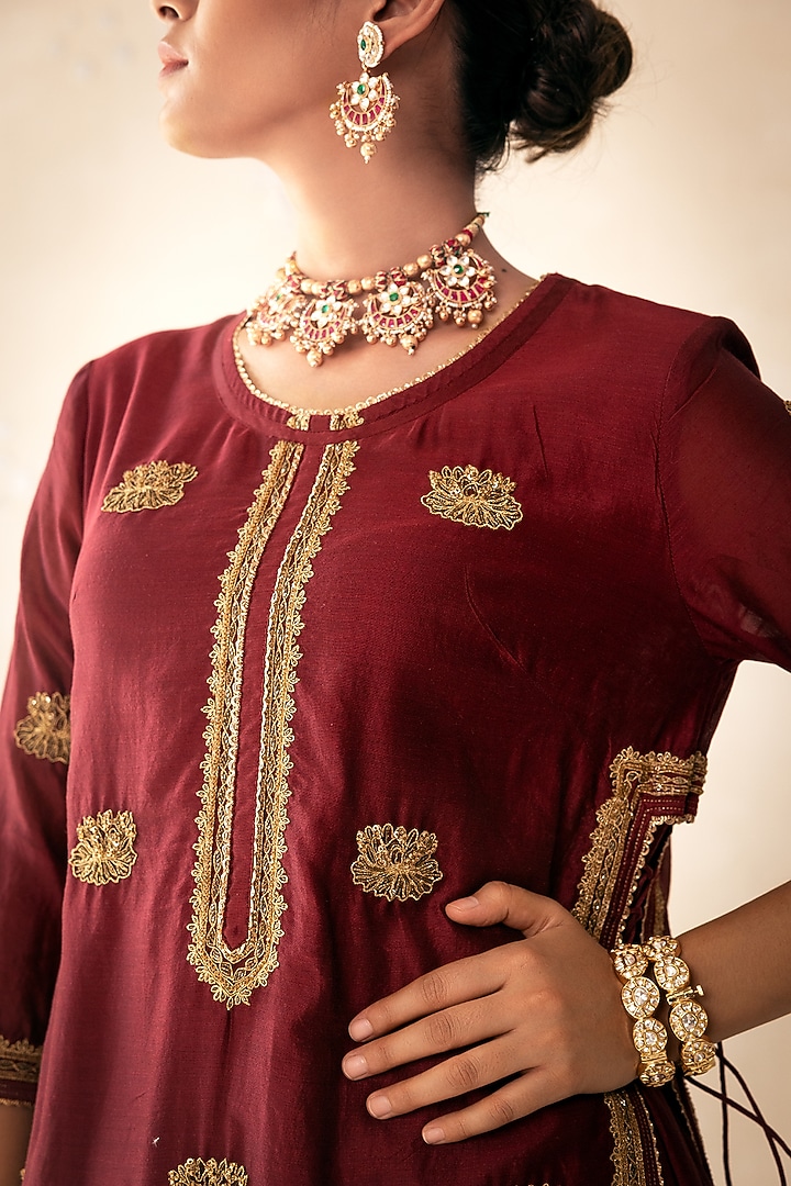 Maroon Chanderi Gold Embroidered Kurta Set by Rasasvada at Pernia's Pop Up Shop