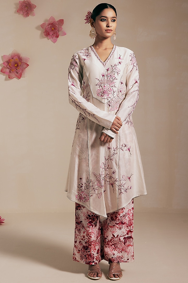 Ivory & Pink Chanderi Embroidered Structured Kurta Set by Rasasvada at Pernia's Pop Up Shop