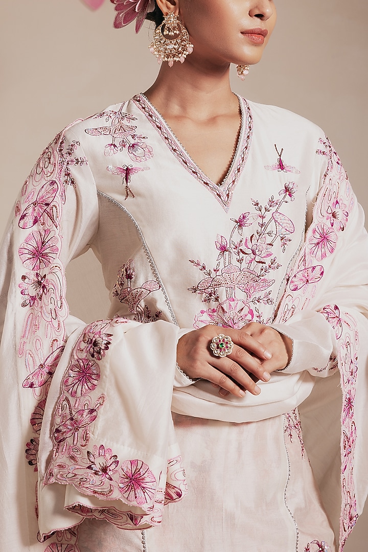 Ivory & Pink Chanderi Embroidered Structured Kurta Set by Rasasvada at Pernia's Pop Up Shop