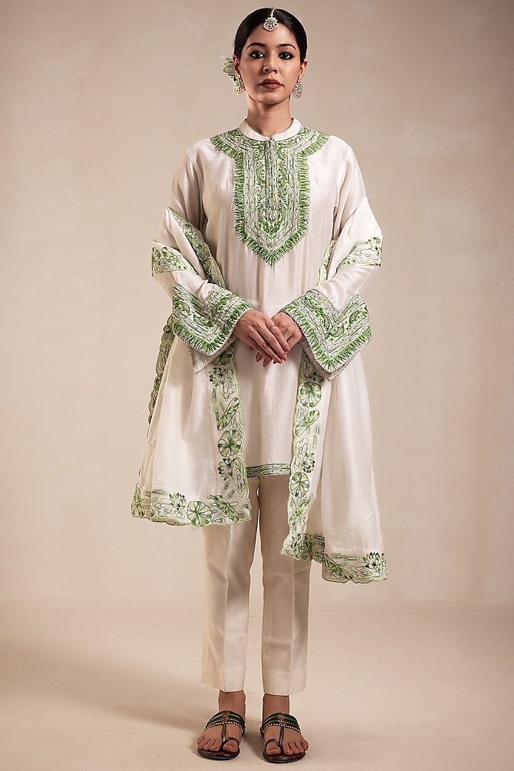 Ivory & Green Chanderi Embroidered Kurta Set by Rasasvada at Pernia's Pop Up Shop