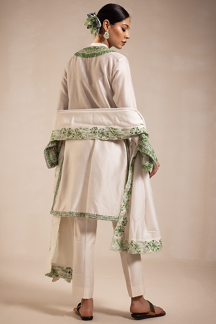 Ivory & Green Chanderi Embroidered Kurta Set by Rasasvada at Pernia's Pop Up Shop