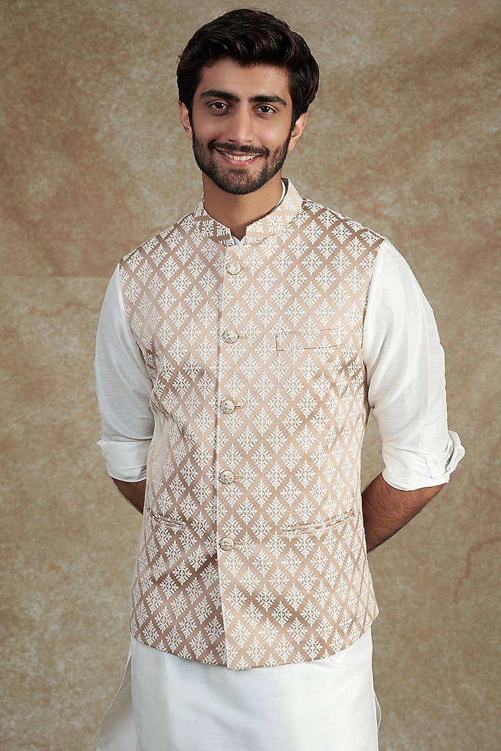 Blush Pink Jacquard Bundi Jacket With Kurta Set by RNG Safawala Men at Pernia's Pop Up Shop