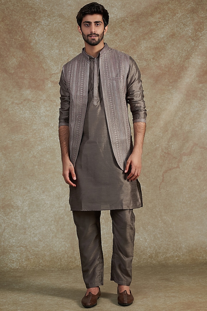 Grey Raw Silk Embroidered Bundi Jacket With Kurta Set by RNG Safawala Men