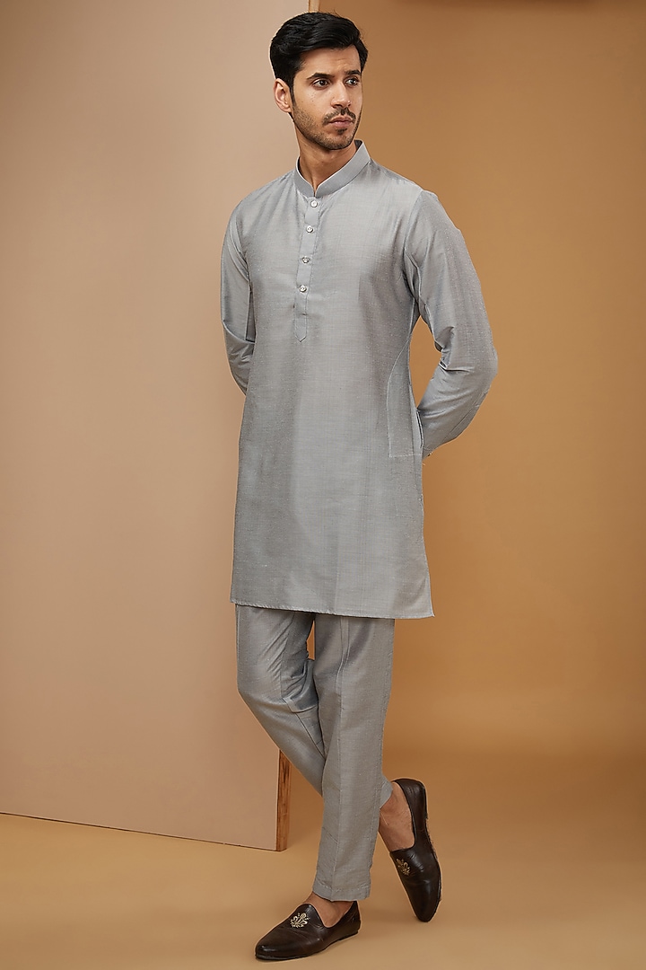 Blue Raw Silk Geometric Thread Embroidered Bundi Jacket Set by RNG Safawala Men at Pernia's Pop Up Shop