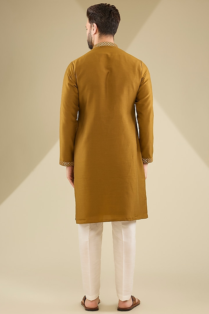 Mustard Cotton Silk Mirror Embroidered Kurta Set by RNG Safawala Men at Pernia's Pop Up Shop