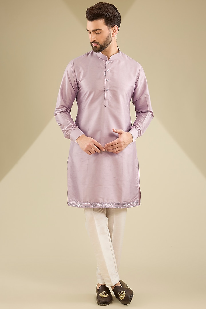 Lavender Raw Silk Cutdana Embroidered Bundi Jacket Set by RNG Safawala Men at Pernia's Pop Up Shop