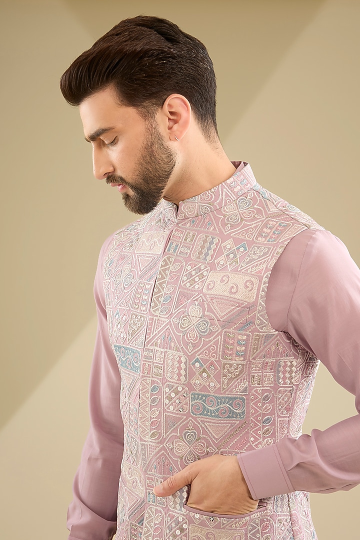 Mauve Raw Silk Thread Embroidered Bundi Jacket Set by RNG Safawala Men at Pernia's Pop Up Shop