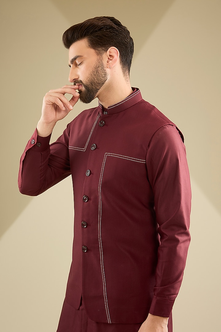 Maroon Crepe Silk Bundi Jacket Set by RNG Safawala Men at Pernia's Pop Up Shop