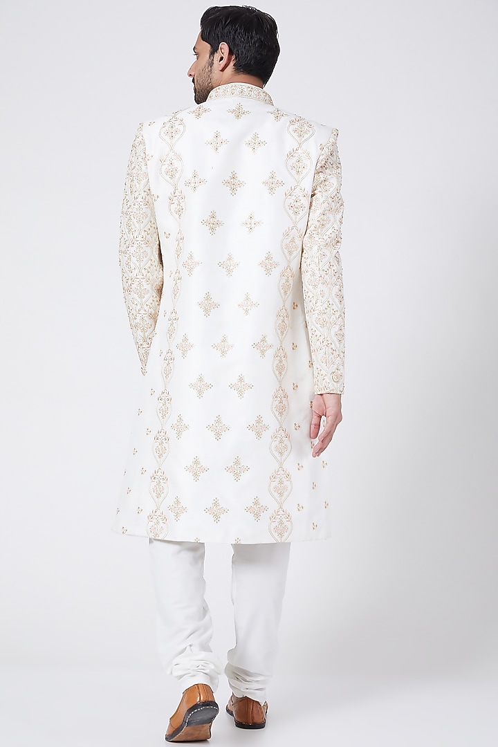 White Embroidered Groom Sherwani Set by RNG Safawala Men at Pernia's Pop Up Shop