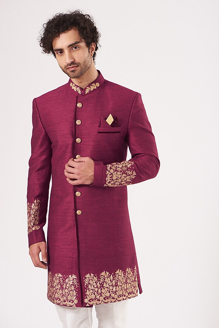 Maroon Embroidered Achkan Set by RNG Safawala Men at Pernia's Pop Up Shop