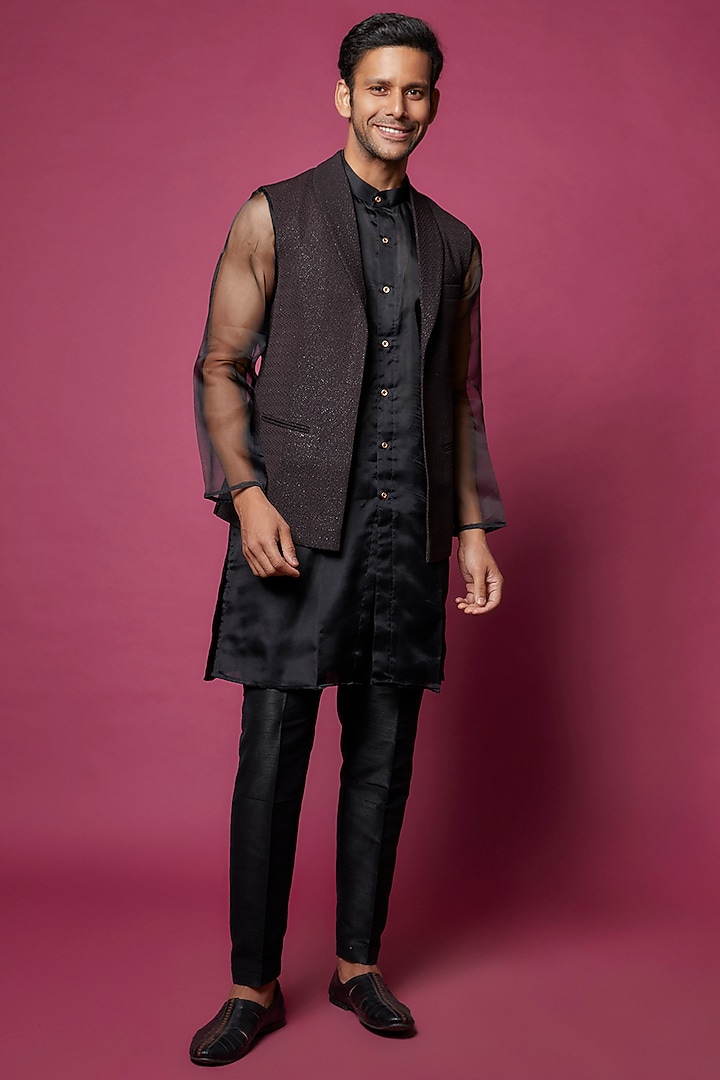 Black Raw Silk Embroidered Indowestern Jacket With Kurta Set by RNG Safawala Men at Pernia's Pop Up Shop