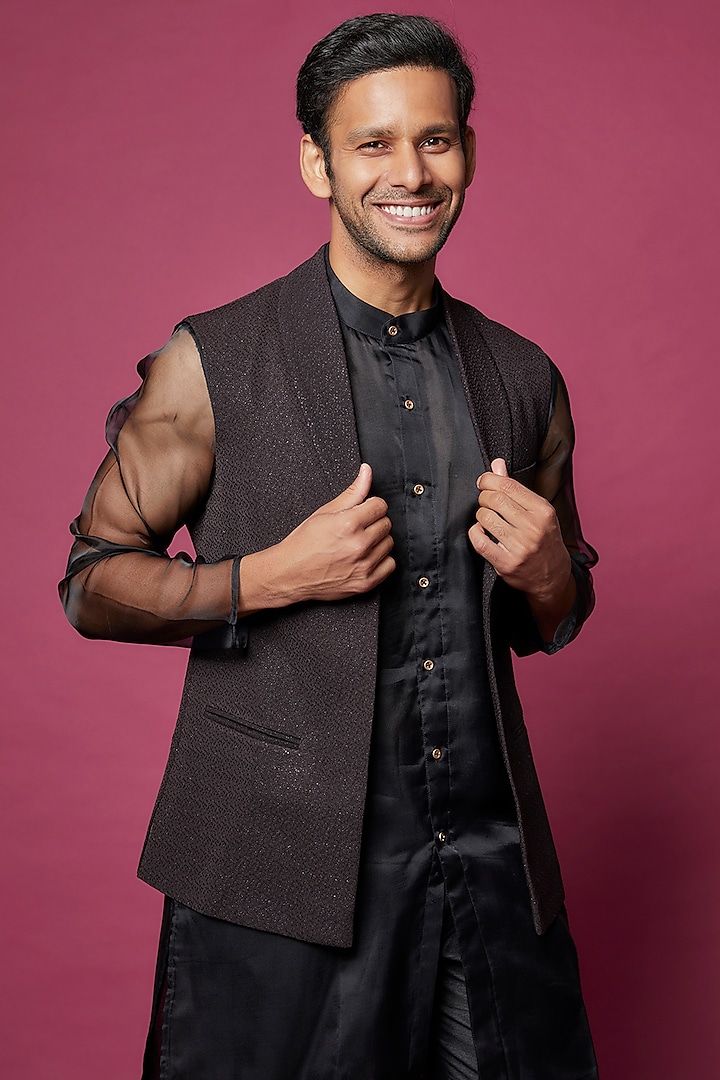 Black Raw Silk Embroidered Indowestern Jacket With Kurta Set by RNG Safawala Men at Pernia's Pop Up Shop