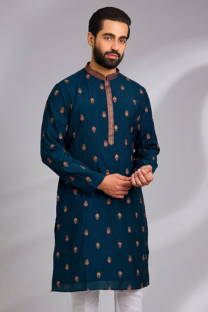 Royal Blue Cotton Silk Thread Embroidered Kurta Set by RNG Safawala Men at Pernia's Pop Up Shop
