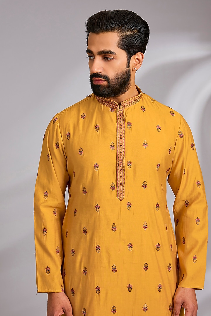 Mustard Yellow Cotton Silk Thread Embroidered Kurta Set by RNG Safawala Men at Pernia's Pop Up Shop