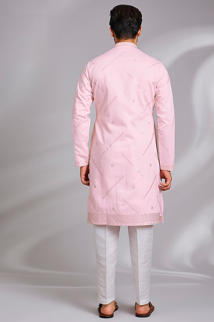 Pink Cotton Silk Thread Embroidered Kurta Set by RNG Safawala Men at Pernia's Pop Up Shop