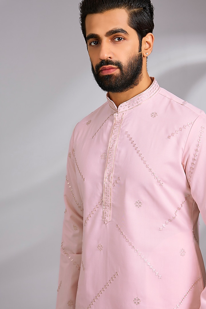 Pink Cotton Silk Thread Embroidered Kurta Set by RNG Safawala Men at Pernia's Pop Up Shop