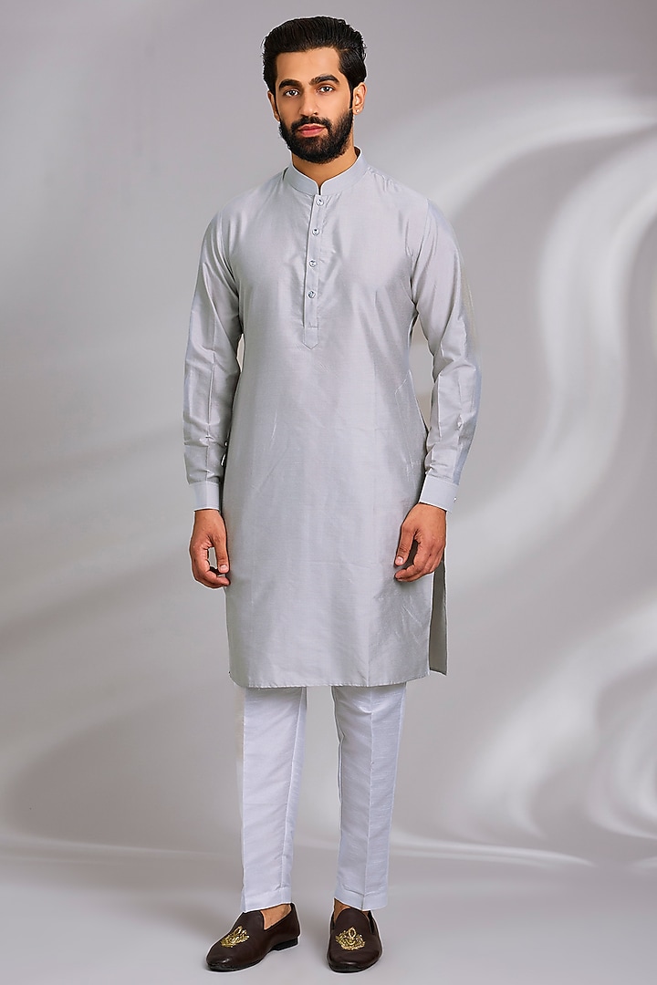 Grey Raw Silk Resham Embroidered Bundi Jacket Set by RNG Safawala Men at Pernia's Pop Up Shop