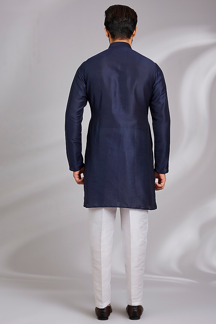 Off-White Linen Silk Tribal Printed Bundi Jacket Set by RNG Safawala Men at Pernia's Pop Up Shop