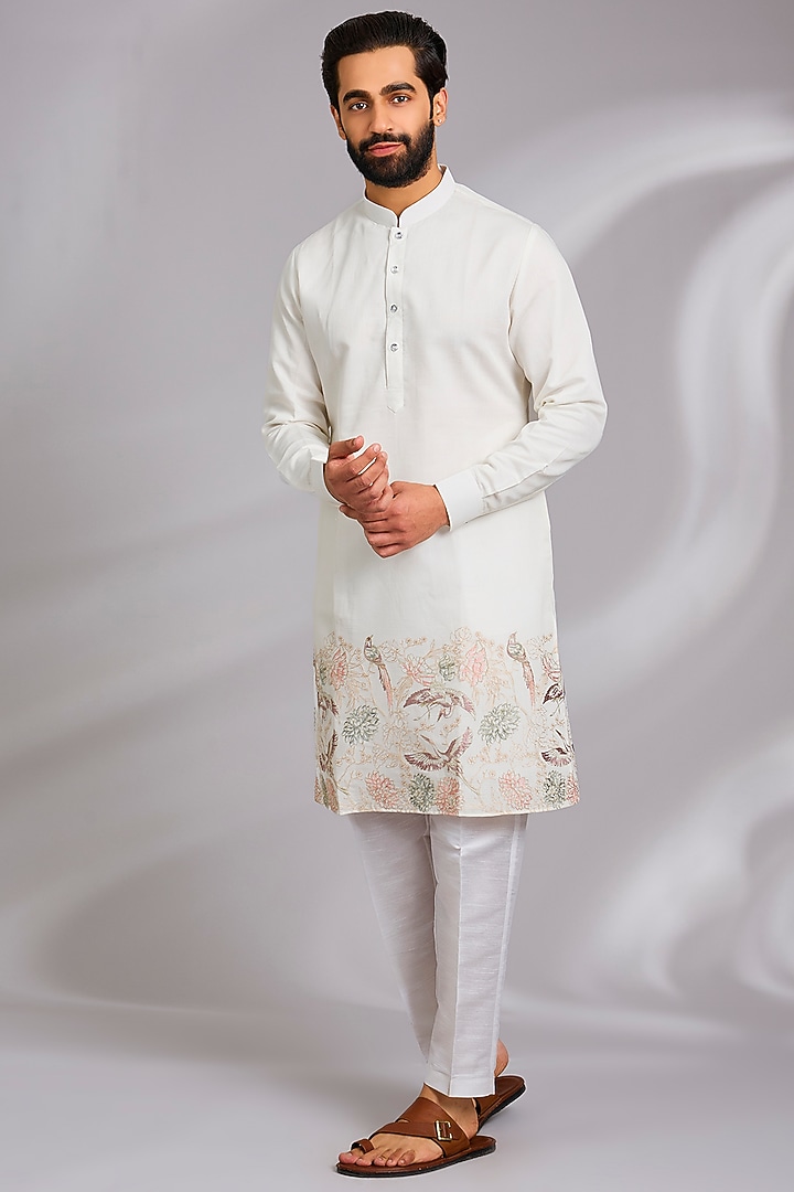 Off-White Cotton Silk Thread Embroidered Kurta Set by RNG Safawala Men at Pernia's Pop Up Shop