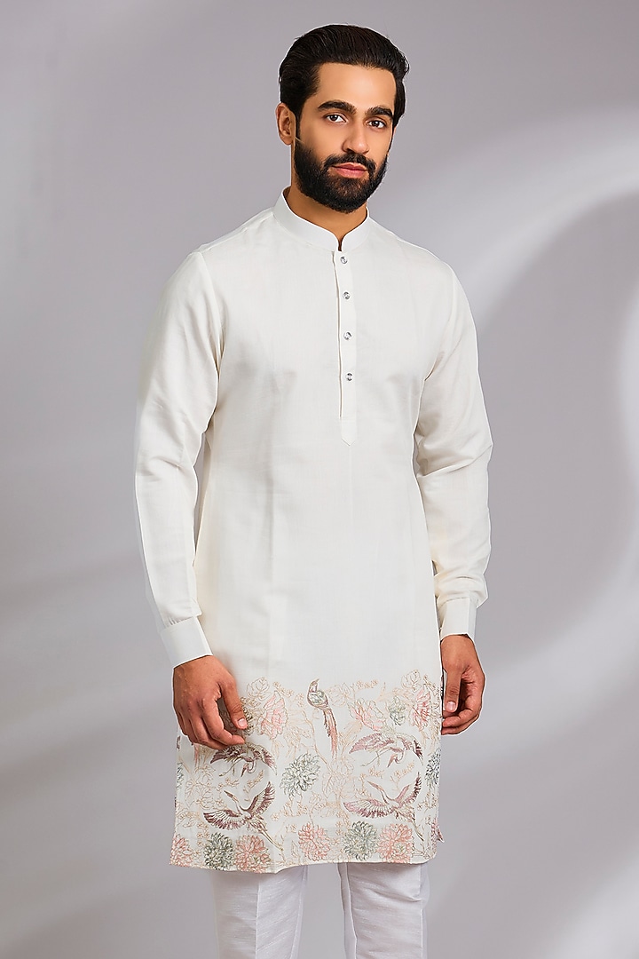 Off-White Cotton Silk Thread Embroidered Kurta Set by RNG Safawala Men at Pernia's Pop Up Shop